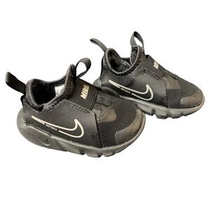 Nike Kids Black and Gray Sneakers